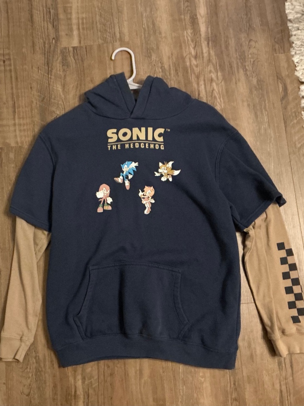 Sonic the Hedgehog collaboration pullover graphic hoodie, size XL( youth) - Picture 1 of 3